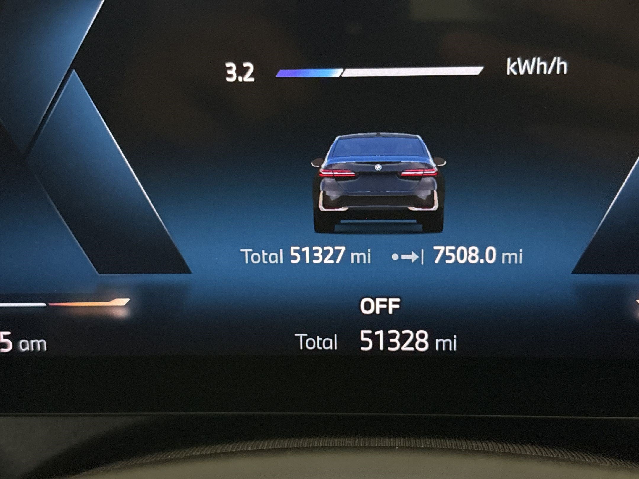 Used 2024 BMW i5 eDrive40i w/ Premium Package RWD image 21