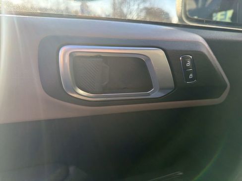 Used 2024 Ford Bronco Wildtrak image 13