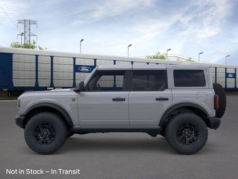 New 2026 Ford Bronco Badlands image 3