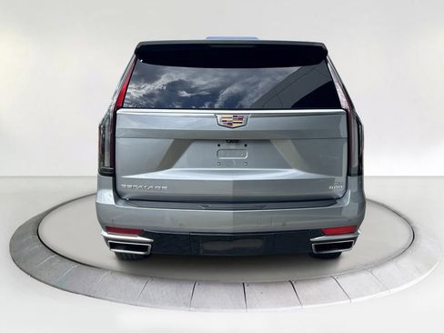 Certified 2024 Cadillac Escalade Premium Luxury image 4