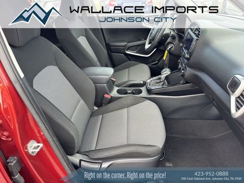 Used 2022 Kia Soul LX w/ Technology Package FWD image 35