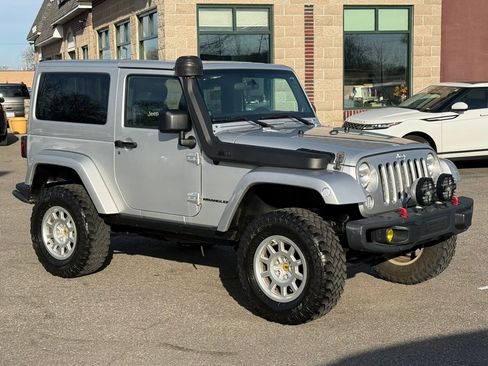 Used 2012 Jeep Wrangler Rubicon w/ PWR Convenience Group AWD/4WD image 3