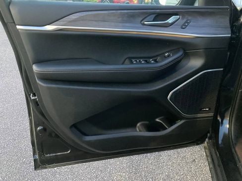 New 2024 Jeep Grand Cherokee Limited 4xe w/ Luxury Tech Group II image 20