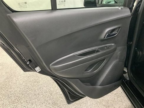 Used 2021 Chevrolet Trax LT image 17