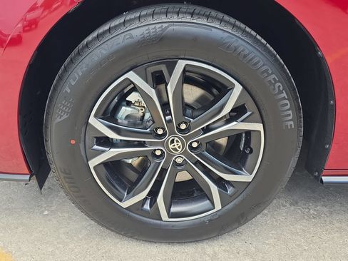 New 2026 Toyota Sienna Platinum AWD/4WD image 28