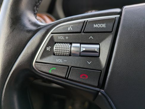 Used 2017 Genesis G90 3.3T Premium image 22