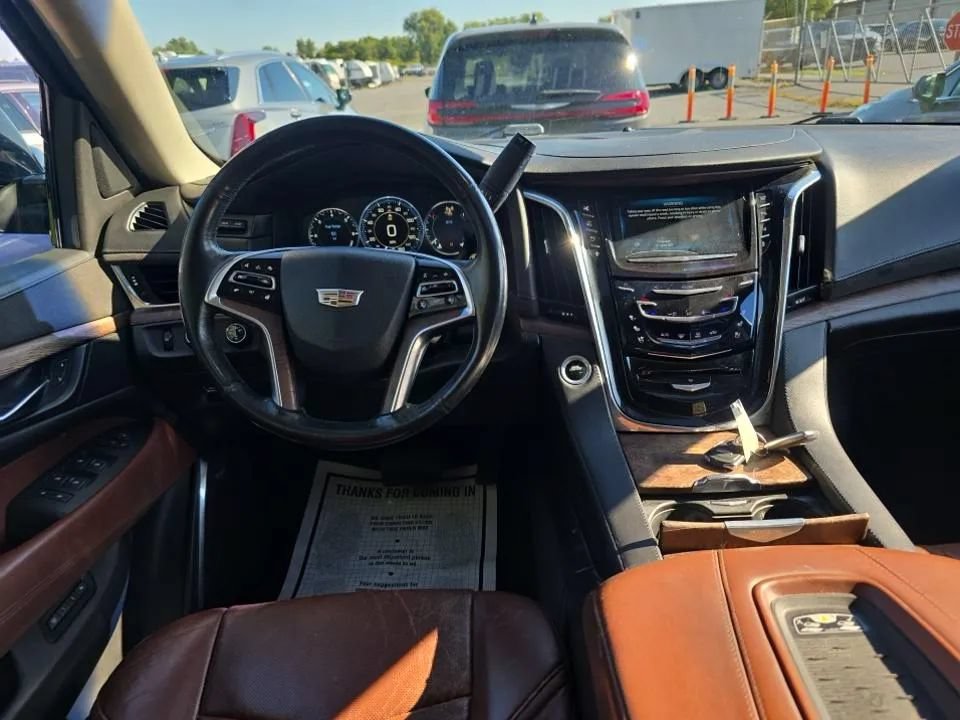 Used 2015 Cadillac Escalade Premium AWD/4WD image 6
