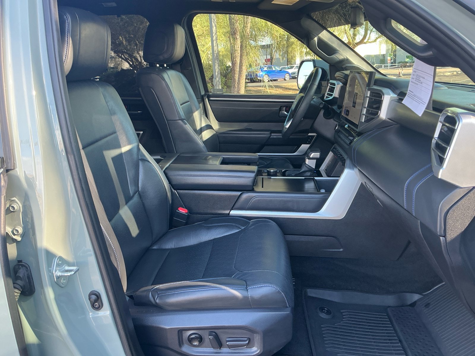 Used 2025 Toyota Sequoia Platinum AWD/4WD image 19