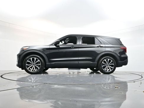 Used 2022 Ford Explorer ST image 27