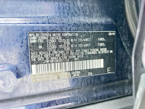 Used 2019 Toyota RAV4 XLE w/ Convenience Package AWD/4WD image 2