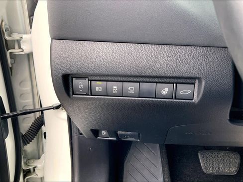 Used 2021 Toyota Venza Limited AWD/4WD image 35