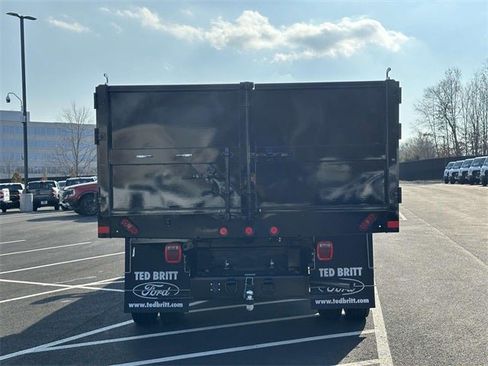 Used 2024 Ford F450 XL image 3