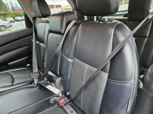 Used 2020 Nissan Pathfinder Platinum image 16