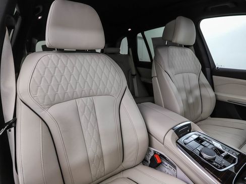 New 2026 BMW X5 xDrive40i w/ M Sport Package image 32