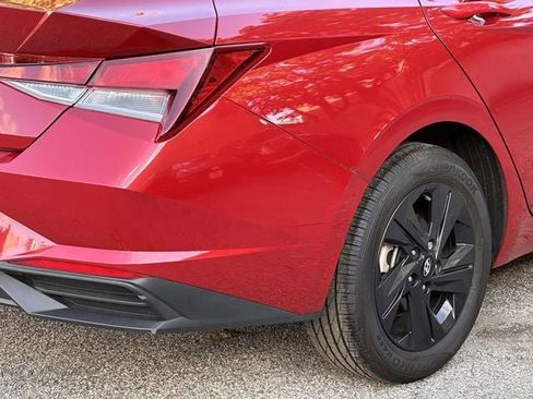 Used 2023 Hyundai Elantra SEL image 11