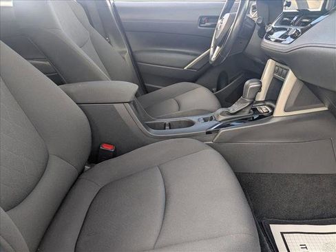 Used 2023 Toyota Corolla Cross LE image 19