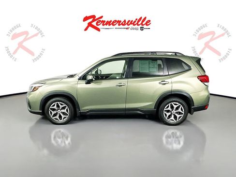 Used 2020 Subaru Forester Premium image 4