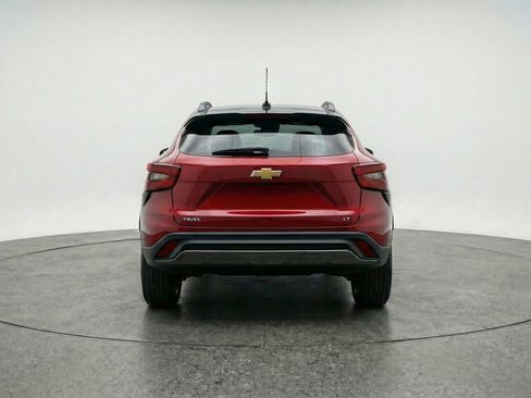 Used 2025 Chevrolet Trax LT w/ LT Convenience Package FWD image 7
