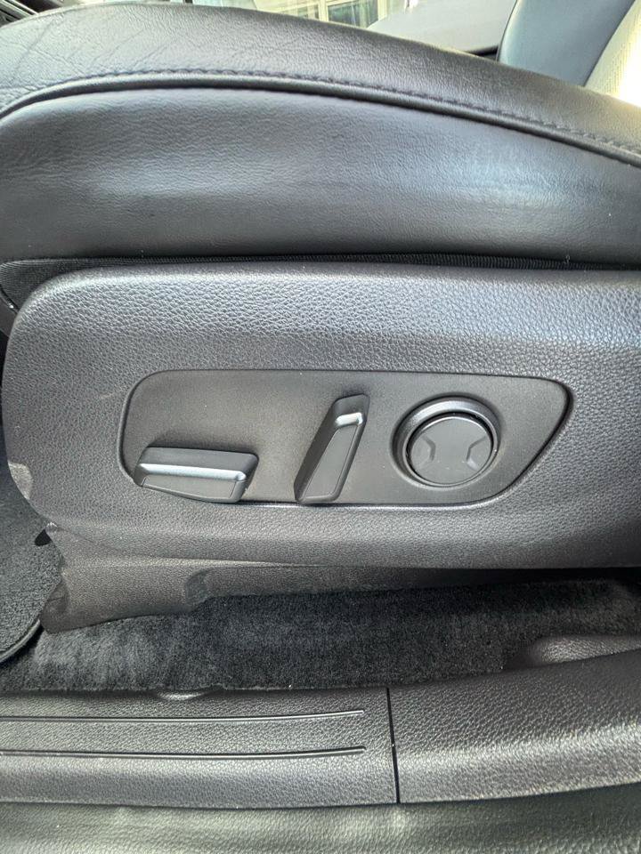 Used 2023 Kia Carnival LX FWD image 10