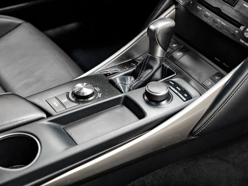 Used 2019 Lexus IS 300 RWD image 24