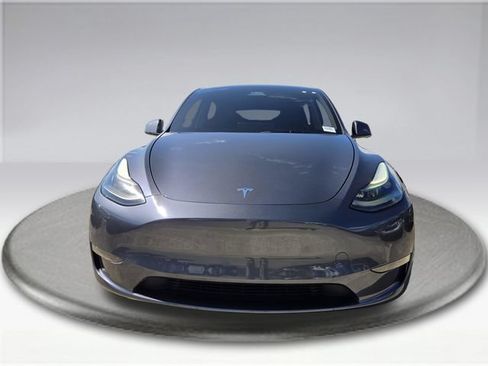 Used 2023 Tesla Model Y 2WD image 9