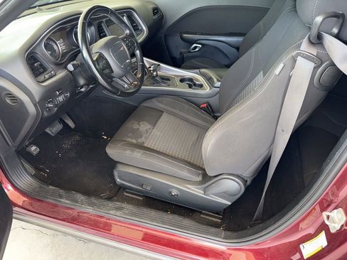 Used 2020 Dodge Challenger SXT RWD image 9