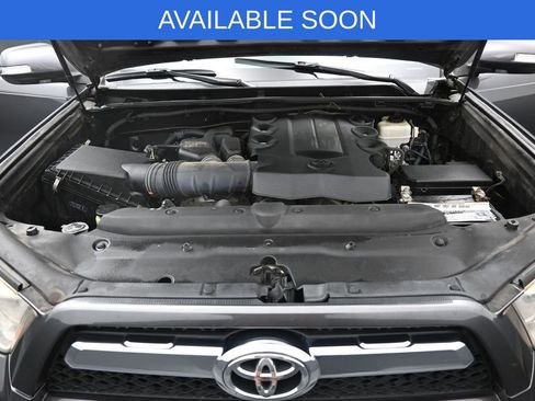 Used 2011 Toyota 4Runner SR5 w/ Premium Pkg w/Leather AWD/4WD image 36