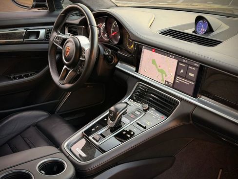 Used 2018 Porsche Panamera Turbo image 9