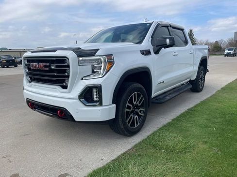 Used 2022 GMC Sierra 1500 AT4 w/ AT4 Premium Package image 3
