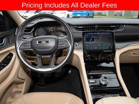 Used 2022 Jeep Grand Cherokee L Limited AWD/4WD image 7