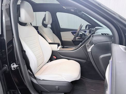 Used 2024 Mercedes-Benz GLC 300 image 44
