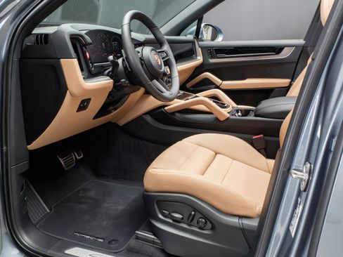 New 2026 Porsche Cayenne S AWD/4WD image 4