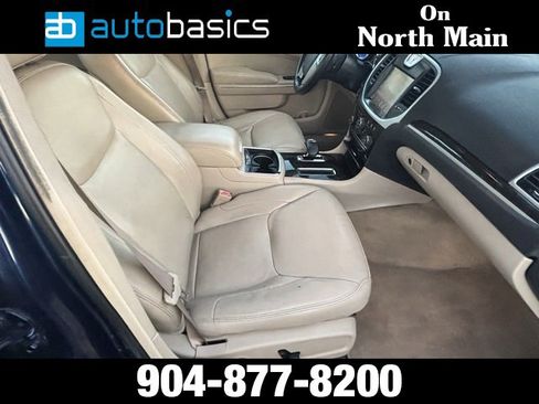 Used 2013 Chrysler 300 w/ Driver Convenience Group image 11