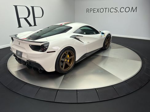 Used 2016 Ferrari 488 GTB RWD image 8