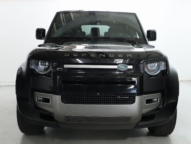 Used 2023 Land Rover Defender 130 X-Dynamic SE AWD/4WD image 13