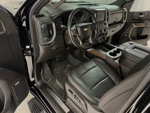 Used 2022 Chevrolet Silverado 2500 High Country w/ Technology Package image 32