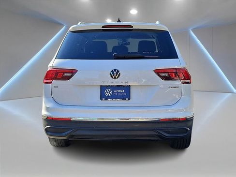 Certified 2022 Volkswagen Tiguan SE image 6