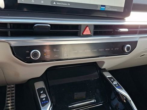 Used 2025 Kia Sorento SX Prestige image 17