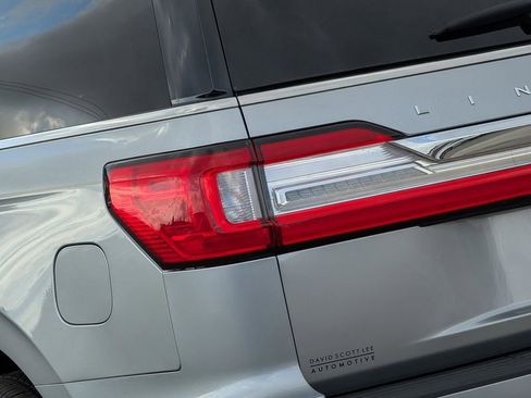 Used 2021 Lincoln Navigator Reserve w/ Luxury Package image 11