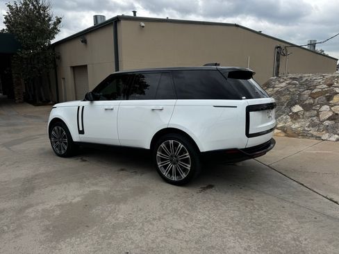 Certified 2024 Land Rover Range Rover Autobiography image 4