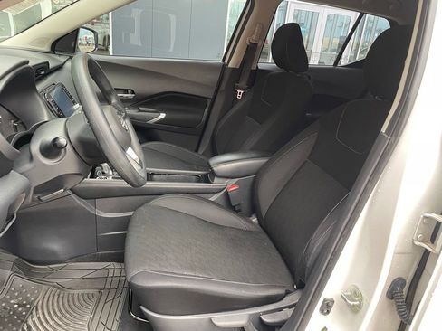 Certified 2024 Nissan Kicks SV FWD image 10