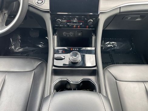 Used 2025 Jeep Grand Cherokee Limited image 11