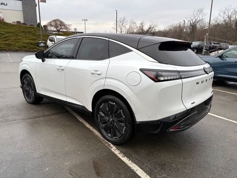 Certified 2025 Nissan Murano Platinum w/ Cargo Package image 3