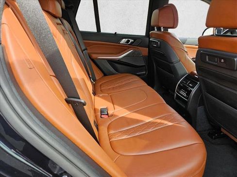 Used 2019 BMW X5 xDrive40i w/ M Sport Package image 21