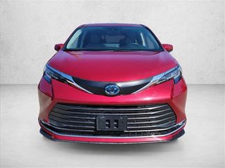 Used 2021 Toyota Sienna XLE FWD video 2