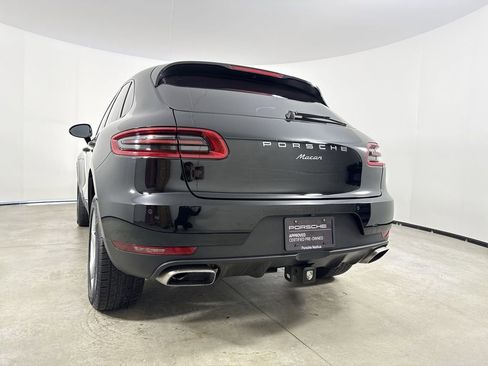 Certified 2018 Porsche Macan AWD/4WD image 19