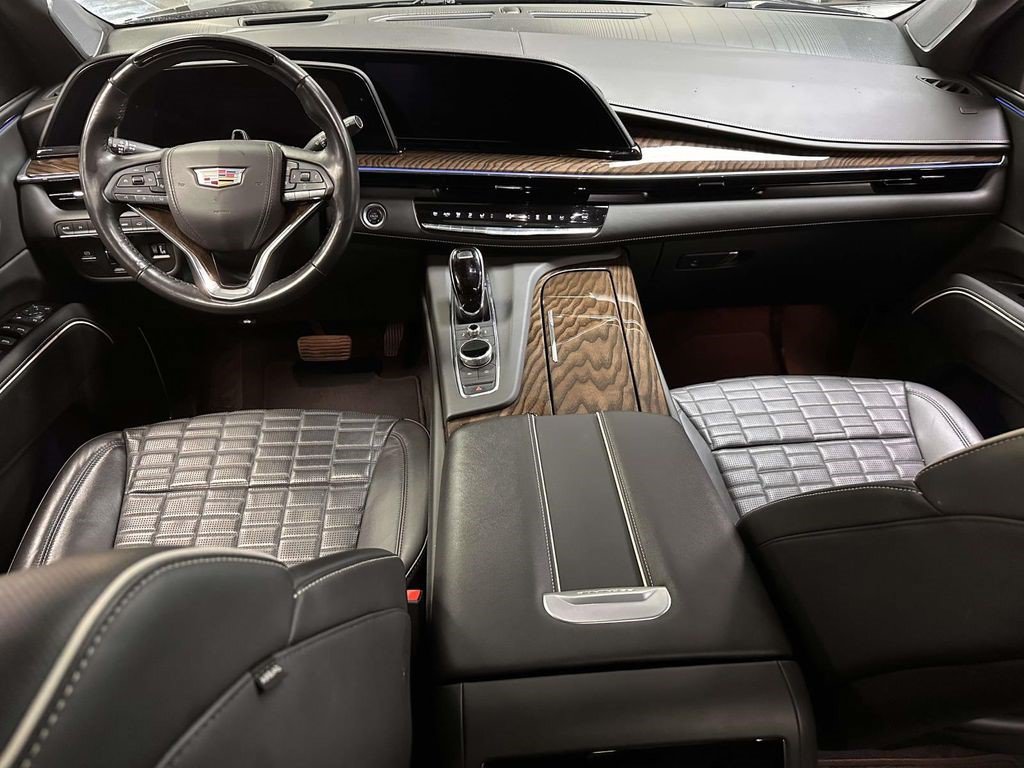 Certified 2024 Cadillac Escalade Premium Luxury Platinum AWD/4WD image 18