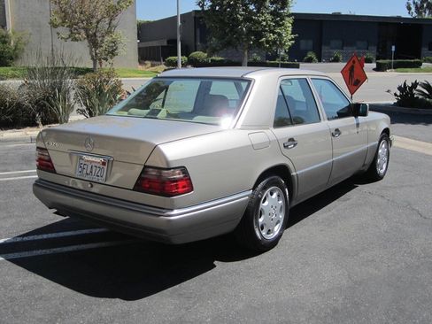 Used 1995 Mercedes-Benz E 320 Sedan image 3