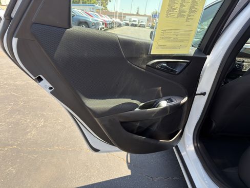 Used 2024 Chevrolet Malibu LT FWD image 17