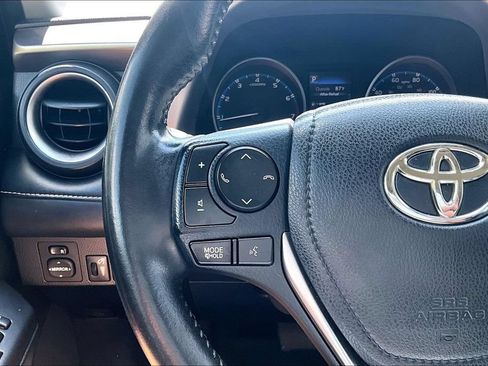 Used 2018 Toyota RAV4 XLE FWD image 19